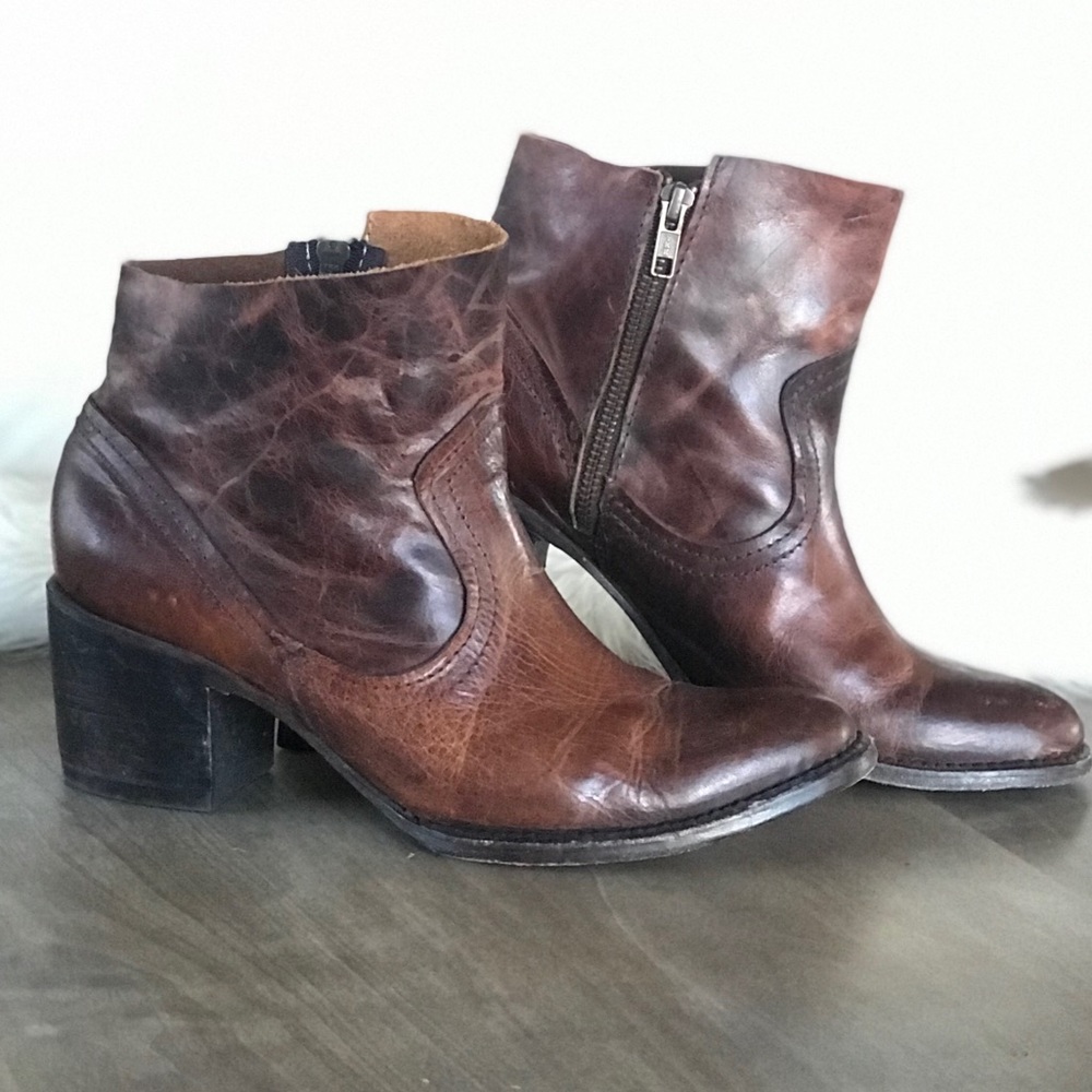 Freebirds by Steven Salt ankle boots, size 9